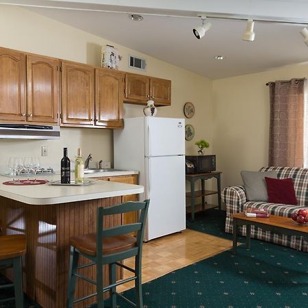 Beech Tree Inn And Cottage 뉴포트 외부 사진