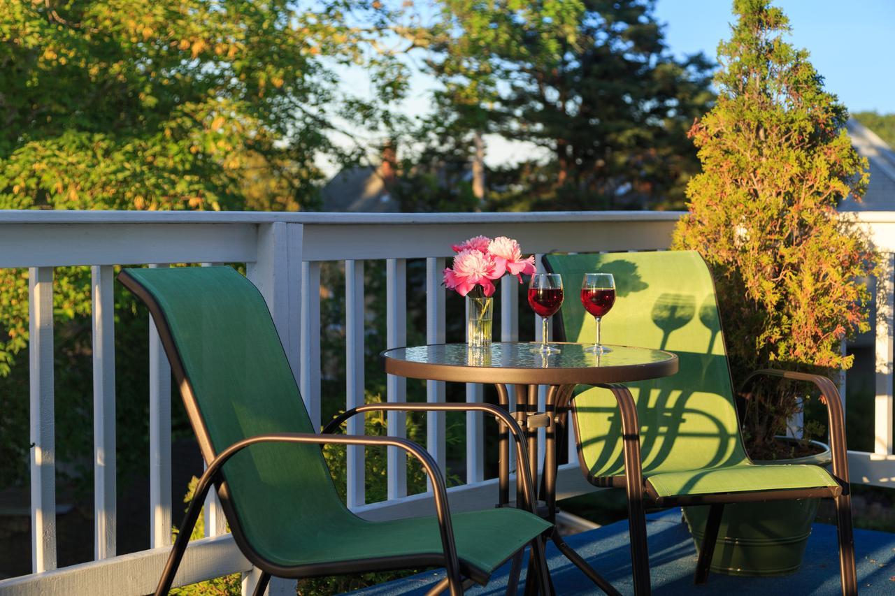 Beech Tree Inn And Cottage 뉴포트 외부 사진