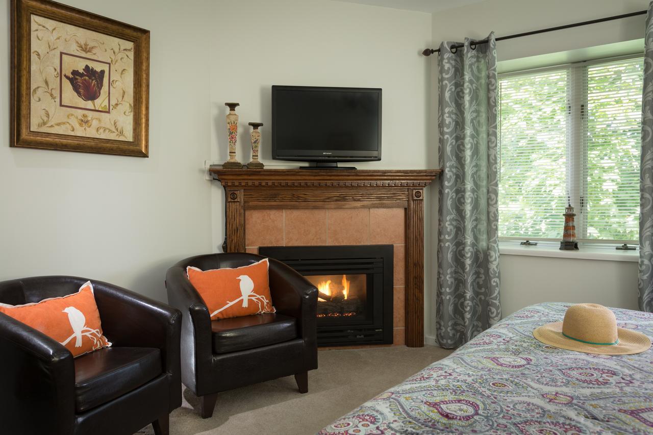 Beech Tree Inn And Cottage 뉴포트 외부 사진