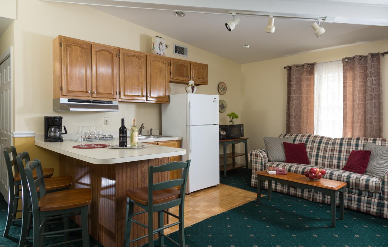 Beech Tree Inn And Cottage 뉴포트 외부 사진