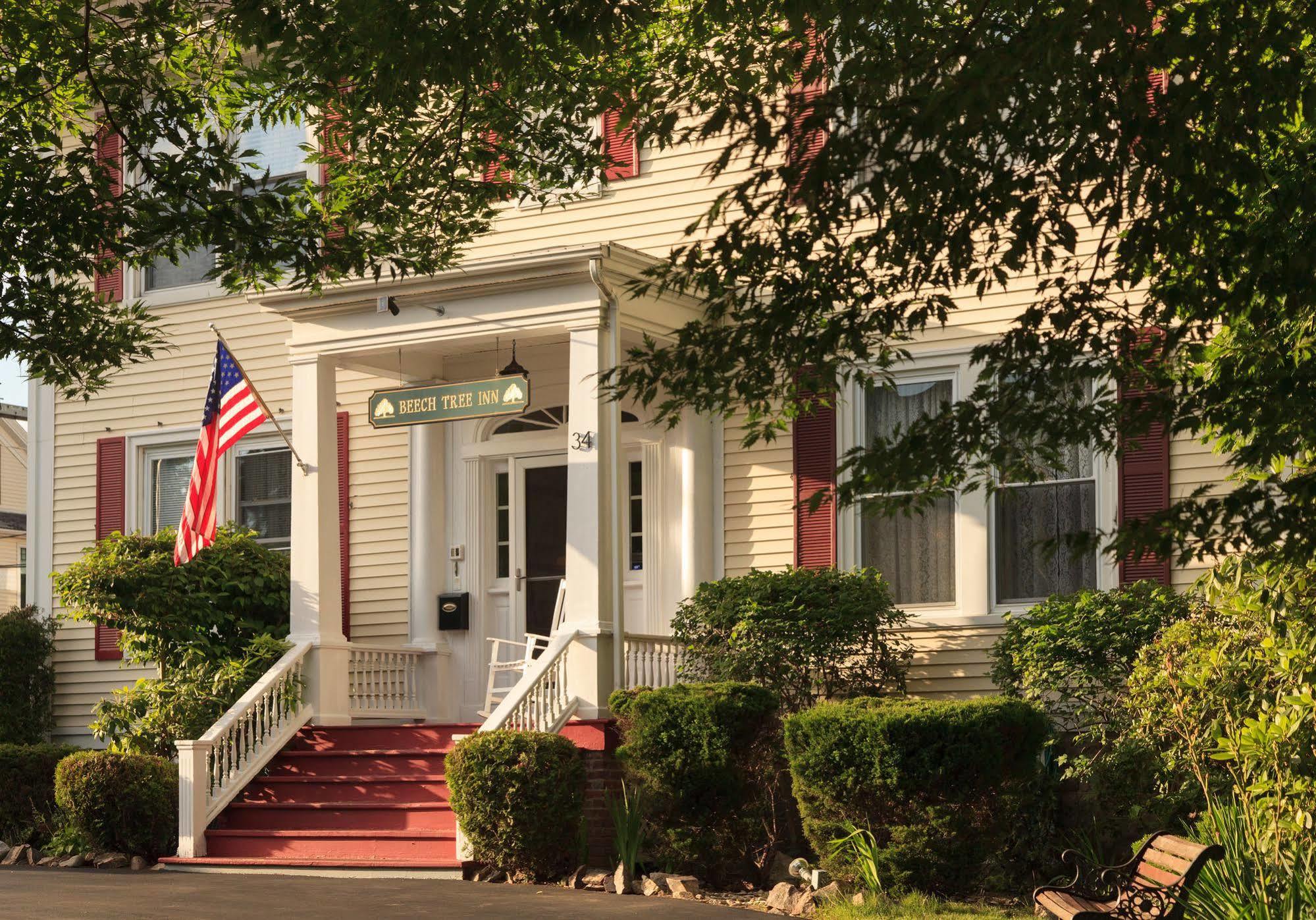 Beech Tree Inn And Cottage 뉴포트 외부 사진